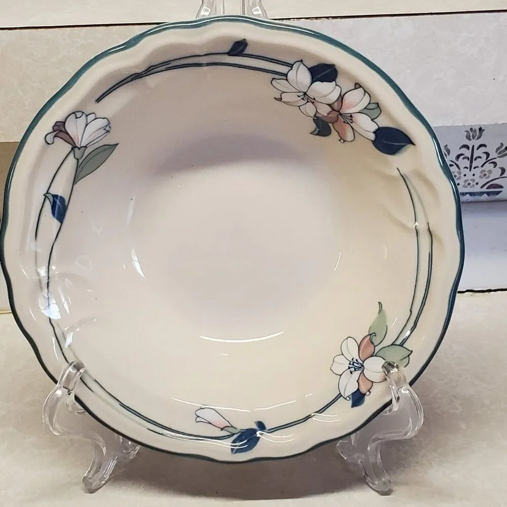 Epoch Apple Blossom Scalloped Edge Cereal Soup Bowl 6 7/8